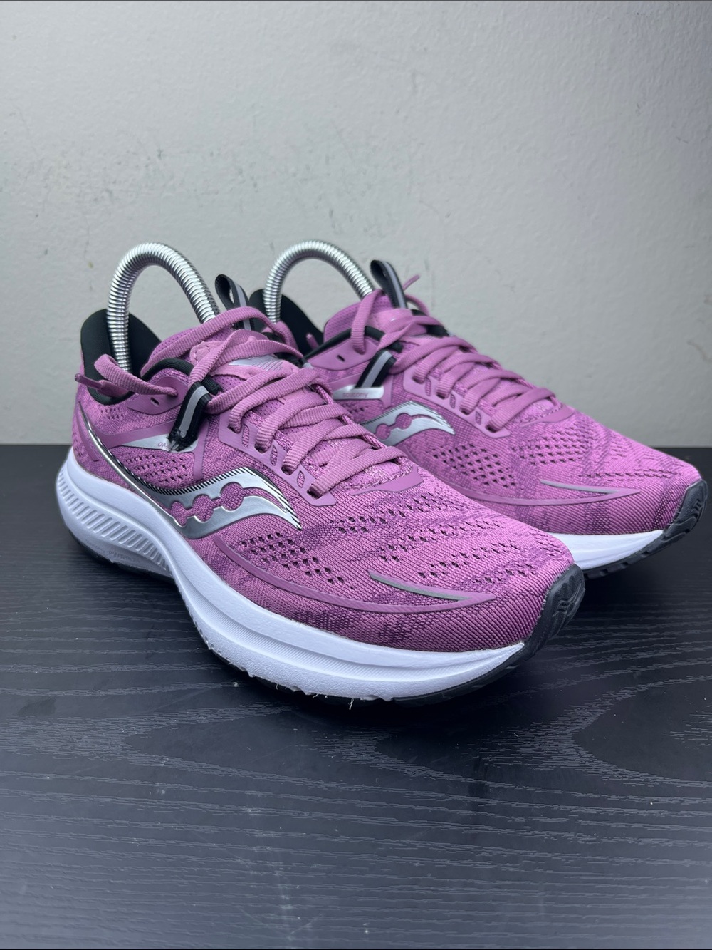 Saucony Omni 21 Women's Sz 7 Pink White Running Walking Shoes Sneakers